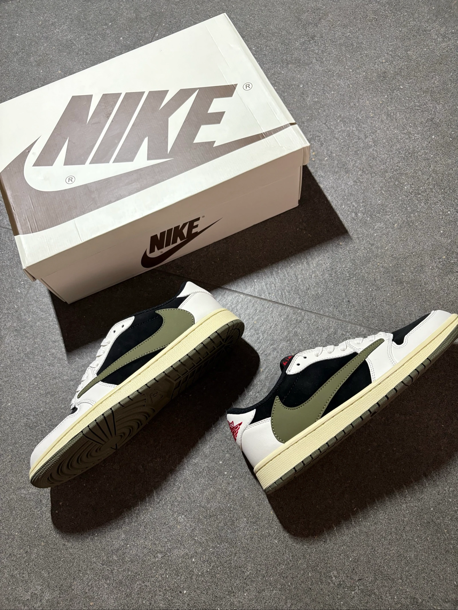 Air Jordan 1 Retro Low Golf x Travis Scott « Neutral Olive » – photo 7